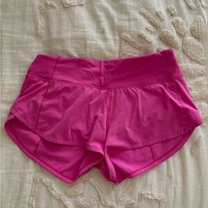sonic pink speed up low-rise lined shorts 2.5”